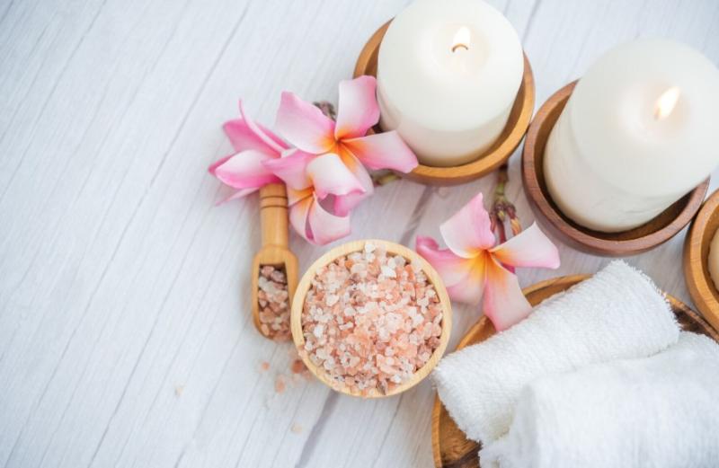 Αλάτι, κεριά και πετσέτες spa
